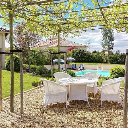 Spacious Villa With Swimming Pool In Rouzede Mazerolles (Charente)