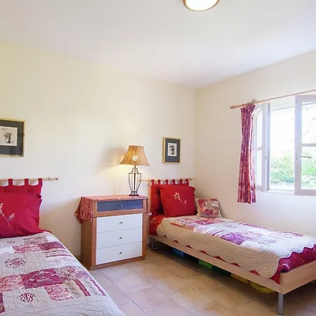 فيلة Spacious Villa With Swimming Pool In Rouzede