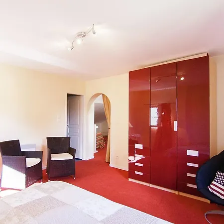 فيلة Spacious Villa With Swimming Pool In Rouzede