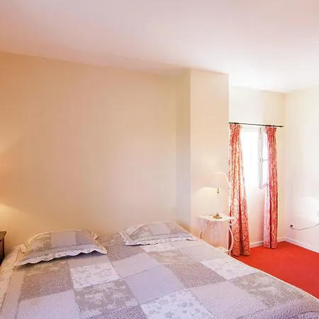 Spacious Villa With Swimming Pool In Rouzede Mazerolles (Charente)