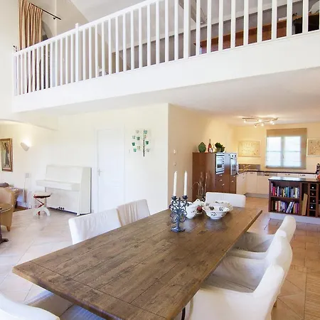 Spacious Villa With Swimming Pool In Rouzede Mazerolles (Charente)