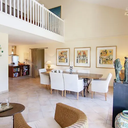 فيلة Spacious Villa With Swimming Pool In Rouzede *