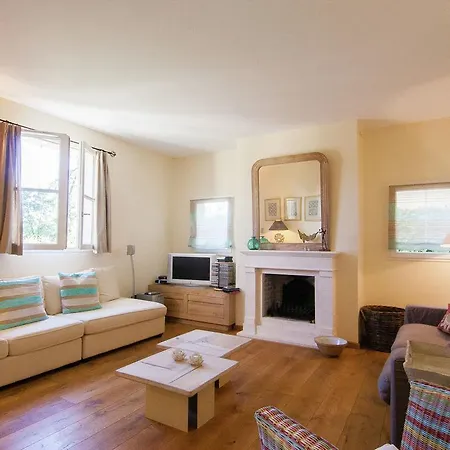 فيلة Spacious Villa With Swimming Pool In Rouzede Mazerolles (Charente)