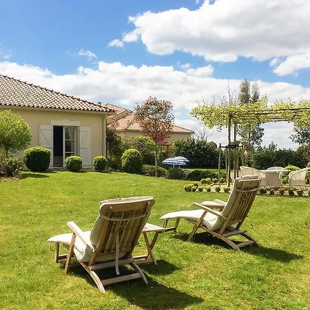 فيلة Spacious Villa With Swimming Pool In Rouzede *